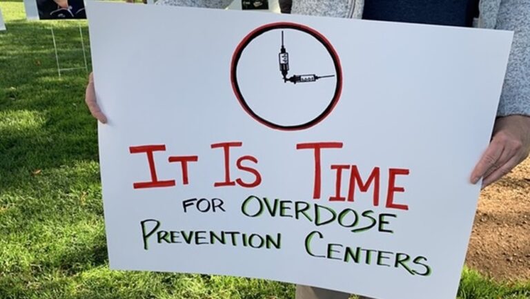 Le projet de loi sur les sites de prévention des surdoses avance au Sénat du Vermont