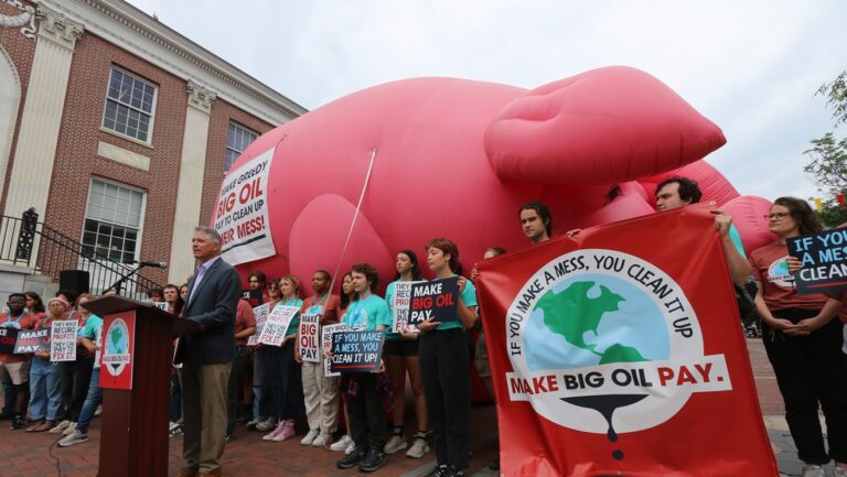 Un projet de loi du Vermont visant à faire payer les grandes sociétés pétrolières pour la crise climatique devient une loi