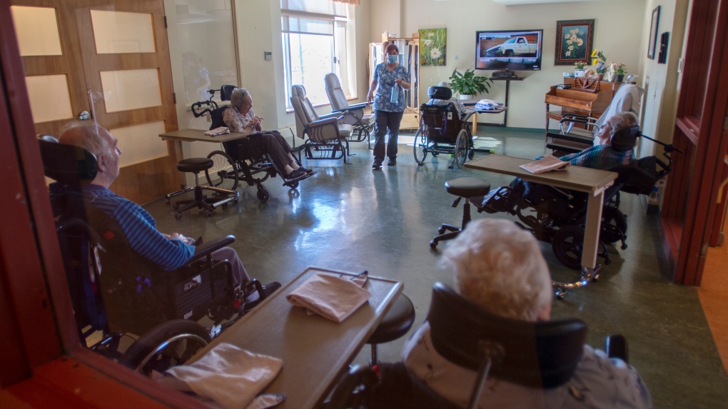 « Nous atteignons une certaine limite » en matière de dépenses en santé, selon le ministre des Aînés du Québec