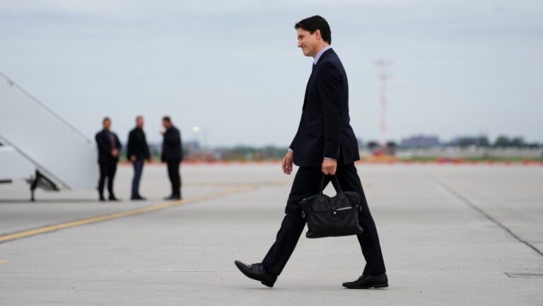 Trudeau envisageait de se retirer alors qu'il était « invaincu », mais il est désormais tout à fait d'accord.