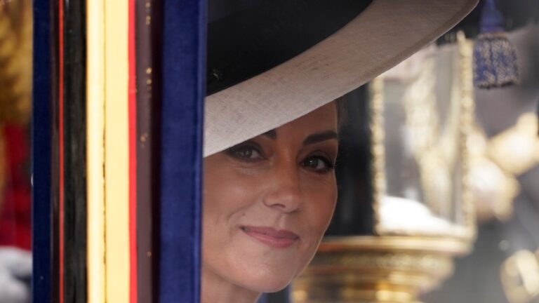 Signification symbolique derrière les choix de style de la princesse de Galles lors de sa première apparition publique depuis la révélation du diagnostic