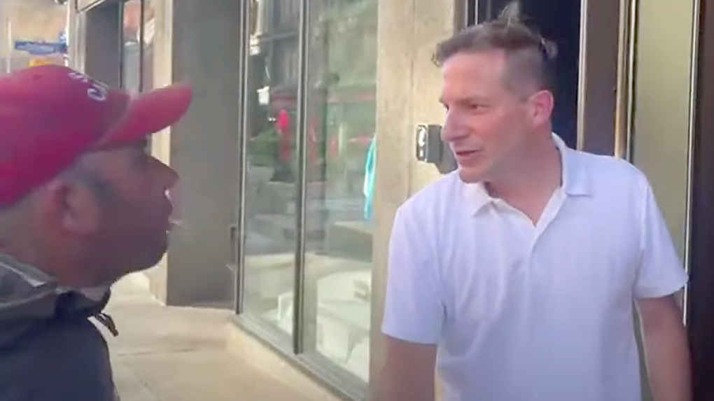 Le député Marco Mendicino a craché sur un homme à Ottawa
