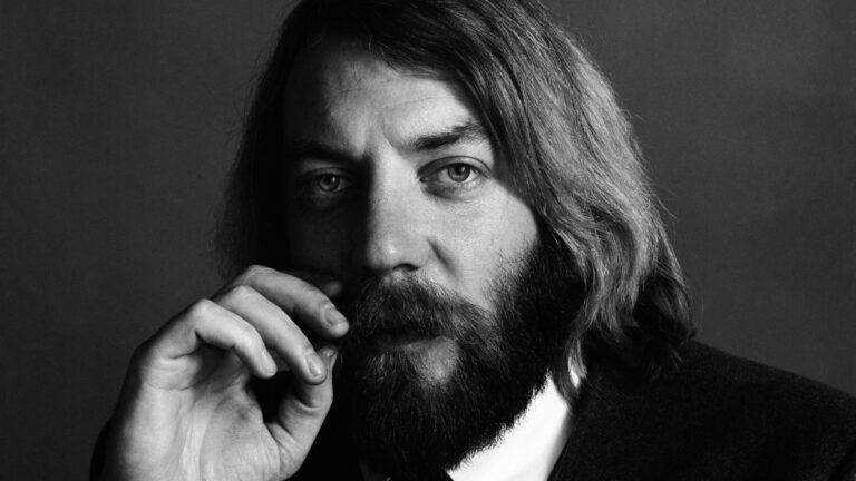 Avant de se produire sur scène ou au cinéma, Donald Sutherland a fait ses débuts à la radio locale.