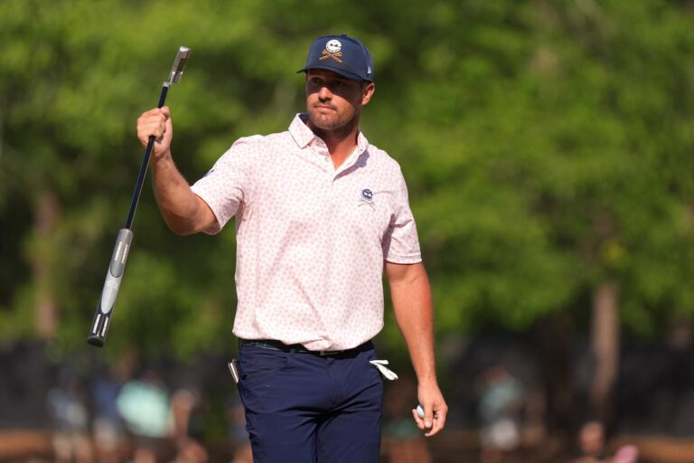 Bryson DeChambeau prend trois coups d'avance au tour final de l'US Open