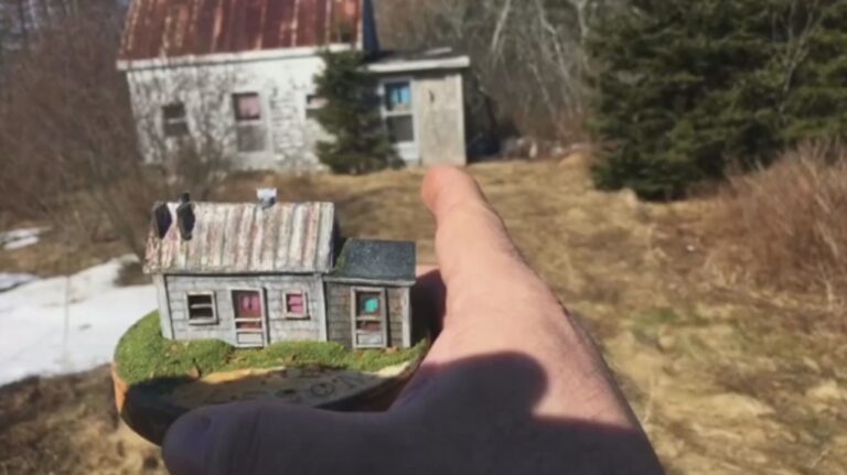 Chérie, j'ai rétréci la maison : un artisan de NS réalise des versions miniatures de bâtiments abandonnés