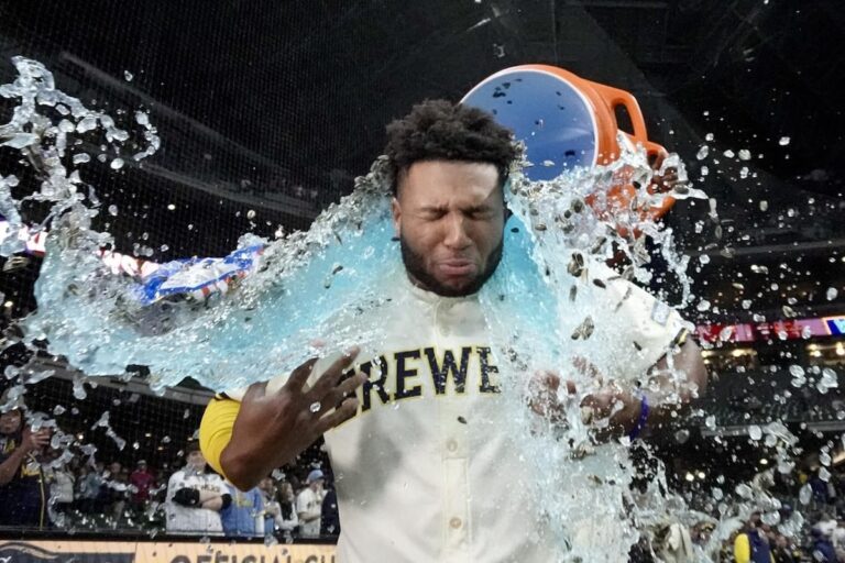 Colin Rea brille lors de la plus longue sortie depuis 2016 alors que les Brewers battent les Blue Jays 3-1