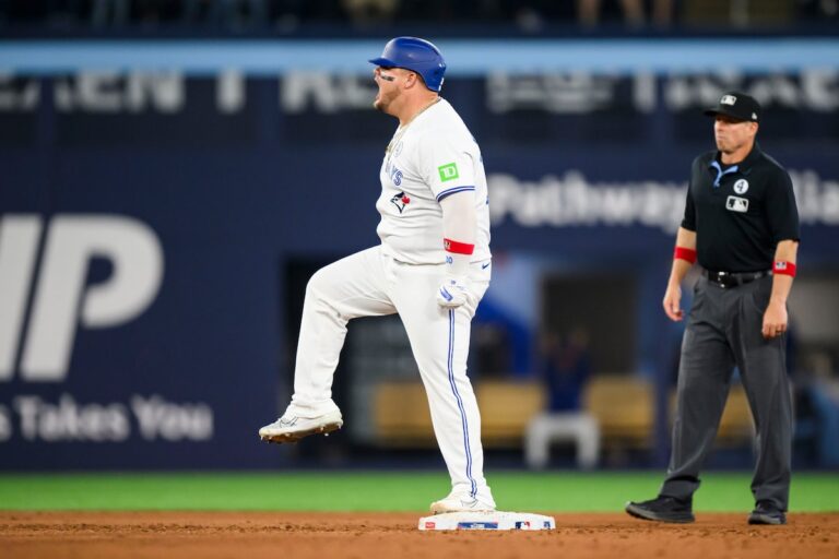 Daniel Vogelbach conduit en duo alors que les Blue Jays dominent les Pirates 5-4 pour une cinquième victoire en six matchs