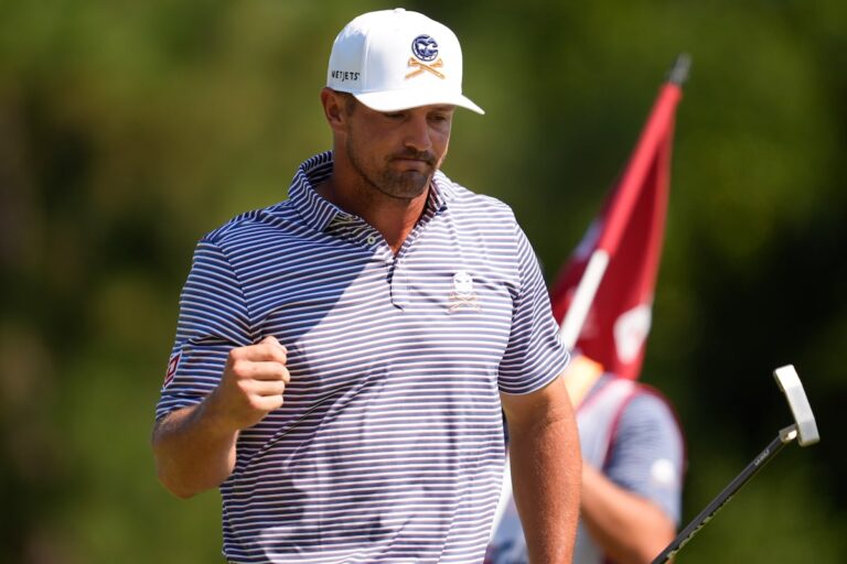 DeChambeau réussit un birdie dans le dernier trou pour prendre la tête du club-house à l'US Open ;  McIlroy un de retour