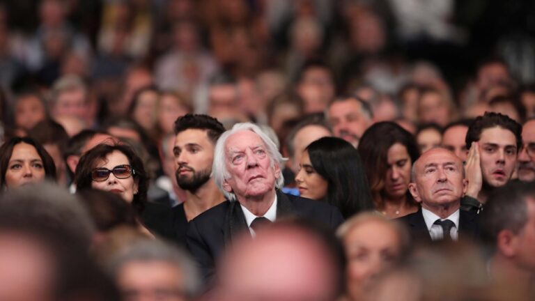 « Excellence suprême » : Trudeau et des stars d'Hollywood rendent hommage au célèbre acteur canadien Donald Sutherland