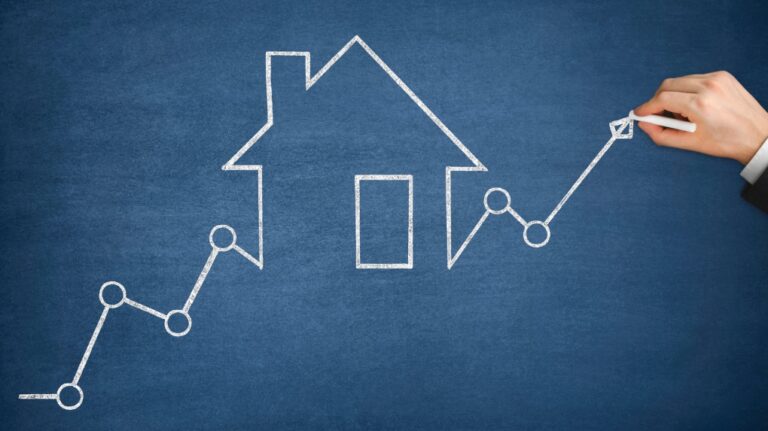 Fixe ou variable ?  Conseils de plus de 50 courtiers pour les Canadiens dont les prêts hypothécaires doivent être renouvelés
