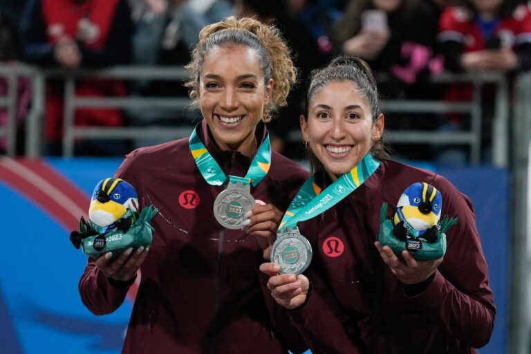 Humana-Paredes et Wilkerson font équipe à Paris au sein de l'équipe olympique canadienne de volleyball de plage
