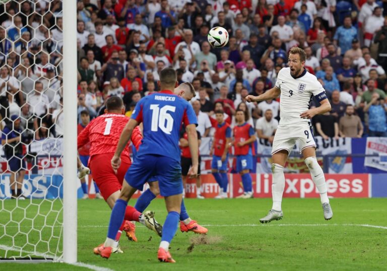 L’Angleterre nerveuse se faufile en quarts de finale de l’Euro 2024 avec une victoire 2-1 sur la Slovaquie