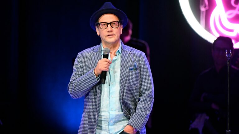 La Fondation des Hôpitaux de Regina présente ses excuses pour la prestation de Rob Schneider lors d'une collecte de fonds