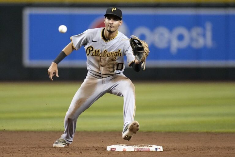 La MLB interdit à vie le joueur de champ intérieur des Padres Tucupita Marcano pour avoir parié sur le baseball