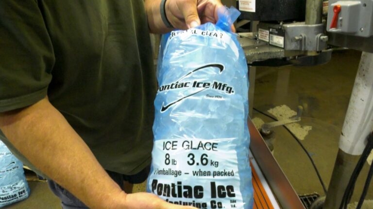La glace unique de Shawville, au Québec.  qui est très demandé en cette canicule