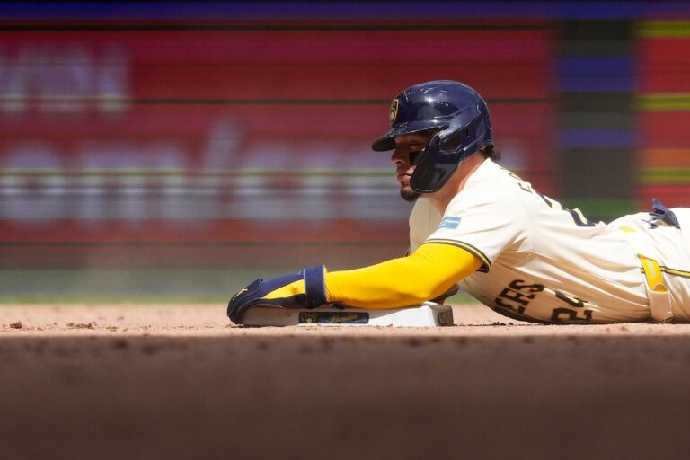 La recrue Tobias Myers remporte des départs consécutifs et les Brewers battent les Blue Jays 5-4