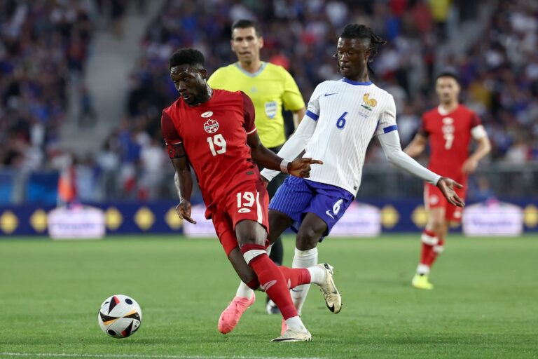 Le Canada gagne une place au 48e rang au dernier classement mondial masculin de la FIFA