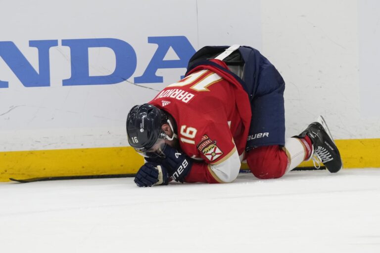 Le capitaine des Panthers Aleksander Barkov sera présent pour le troisième match de la finale de la Coupe Stanley