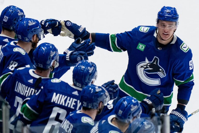 Le défenseur Nikita Zadorov va tester le marché des agents libres, selon le directeur général des Canucks