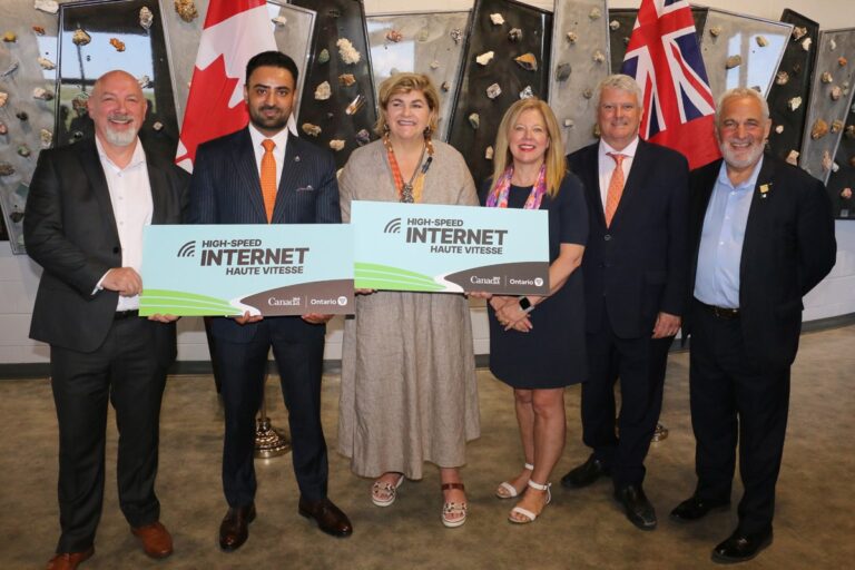 Le gouvernement fédéral et la province annoncent plus de 97 millions de dollars pour l'Internet haute vitesse dans le Nord