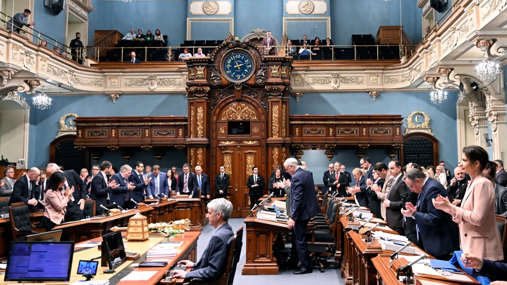 Le législateur québécois condamne unanimement l'idée de rendre la province bilingue