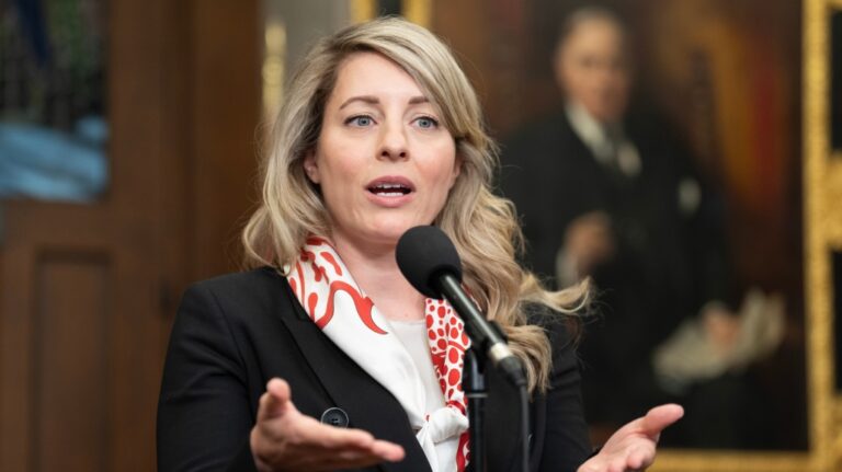 Le ministre des Affaires étrangères insiste sur le fait qu'il n'y a pas de « traîtres » au sein du caucus libéral
