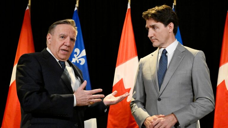 Le premier ministre du Québec Legault fait pression pour plus de pouvoirs provinciaux dans un contexte de sondages en baisse
