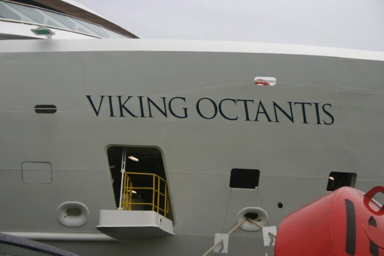 Le premier navire de croisière arrive à Thunder Bay