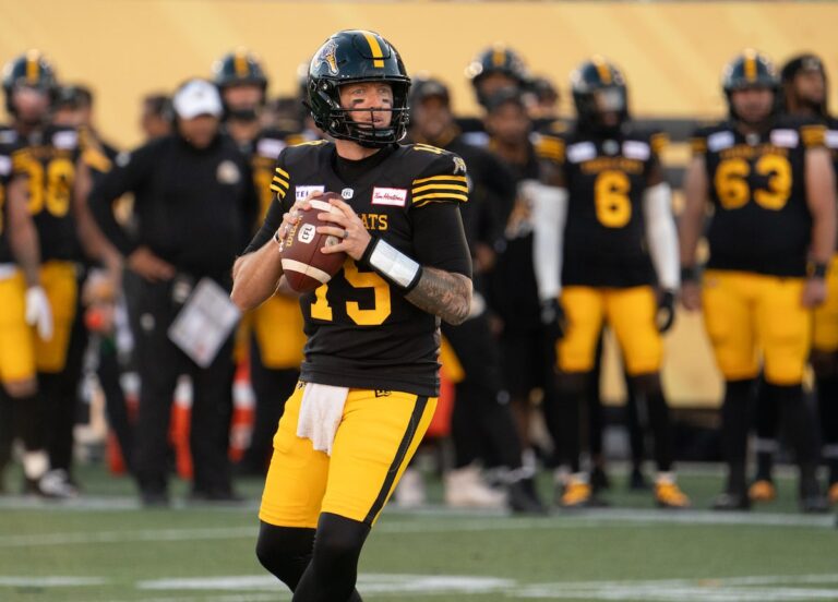 Le quart-arrière vétéran Bo Levi Mitchell connaît un bon début de saison avec les Tiger-Cats