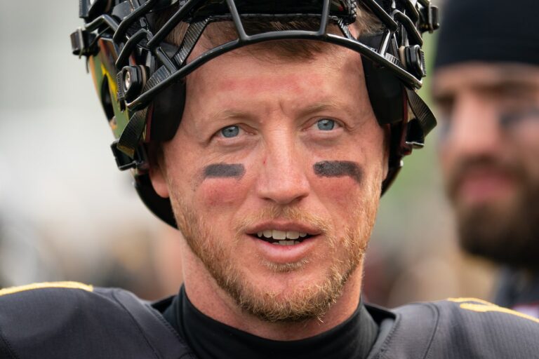 Le vétéran Bo Levi Mitchell revient à Calgary avec les Tiger-Cats de Hamilton