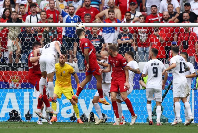L'égalisation tardive de la Serbie prive la Slovénie de sa première victoire à l'Euro