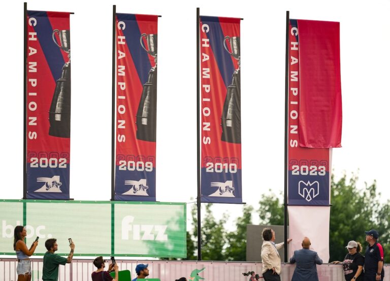 Les Alouettes écrasent les Rouge et Noir 47-21 après avoir dévoilé la bannière de la Coupe Grey