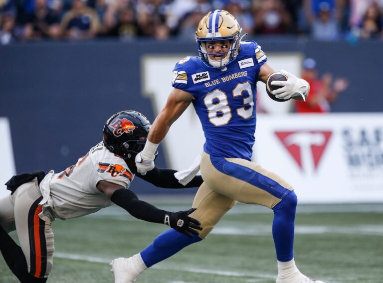 Les Blue Bombers placeront le remarquable receveur Dalton Schoen sur la liste des blessés depuis six matchs