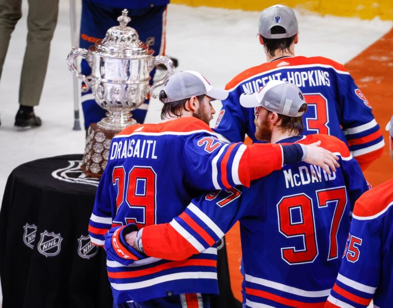 Les Oilers d'Edmonton atteignent leur première finale de la Coupe Stanley en 18 ans avec une victoire 2-1 contre les Stars de Dallas