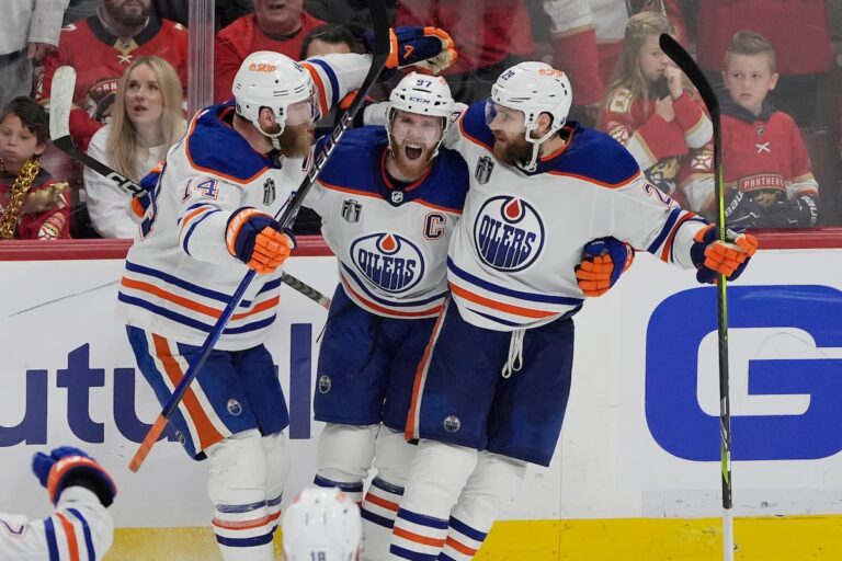 Les Oilers entretiennent de faibles espoirs de Coupe Stanley avec une autre victoire dominante contre les Panthers lors du cinquième match