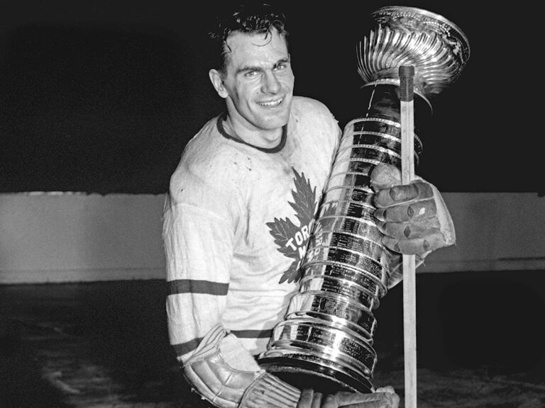 Les Oilers espèrent rejoindre les 42 Leafs en tant que seule équipe à remporter la Coupe après avoir perdu les trois premiers matchs