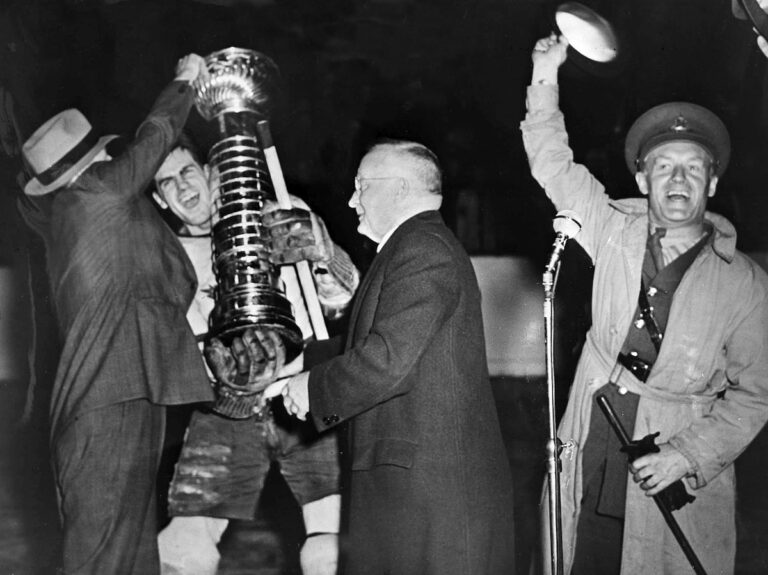 Les Oilers se joignent à 9 autres équipes de la LNH qui ont forcé un septième match après avoir mené une série 3-0