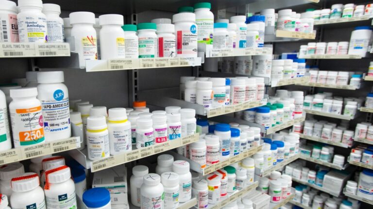 Les pharmaciens se tournent vers le modèle de référence de l'Alberta pour accroître leurs pouvoirs de prescription partout au Canada