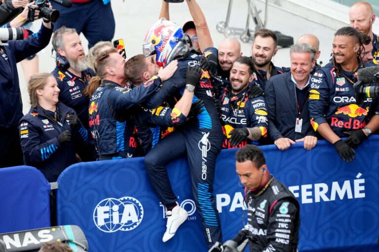 Max Verstappen retient Lando Norris pour remporter le troisième Grand Prix du Canada consécutif
