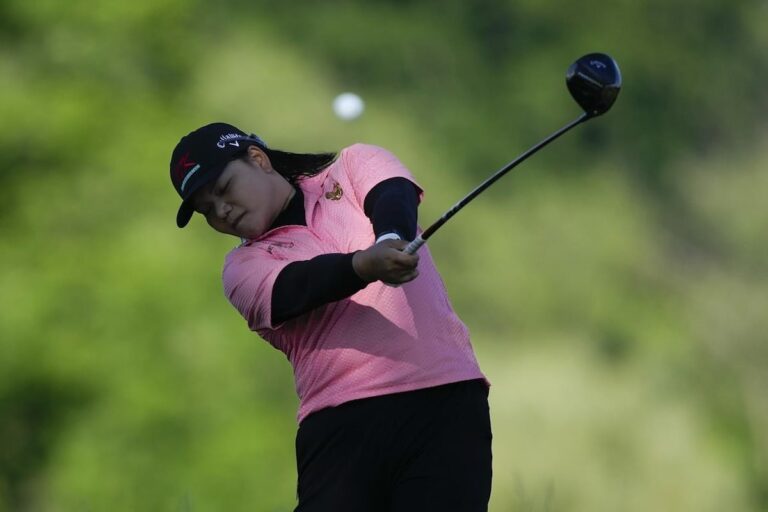 Meechai profite d'un bon départ et mène l'Open féminin, Korda ne sera pas là pour le voir se terminer
