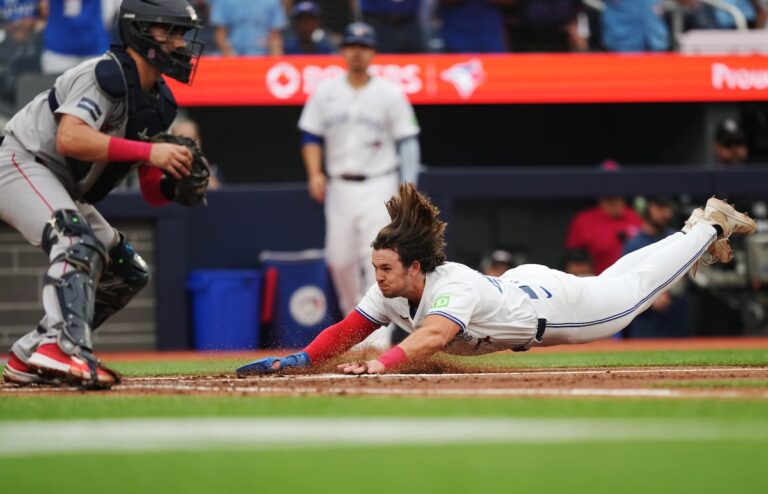 O'Neill marque à nouveau, les Red Sox reviennent pour battre les Blue Jays 4-3