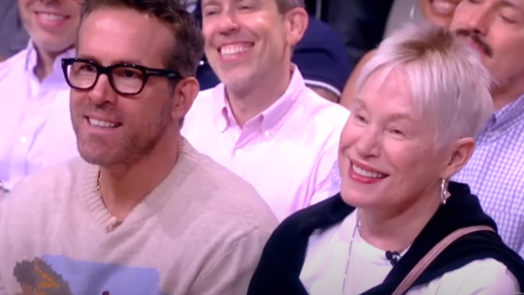 Ryan Reynolds et sa mère étaient dans le public de The View.  Voici pourquoi.