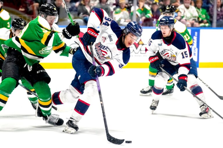 Saginaw Spirit remporte sa première Coupe Memorial avec une victoire de 4-3 contre les Knights de London