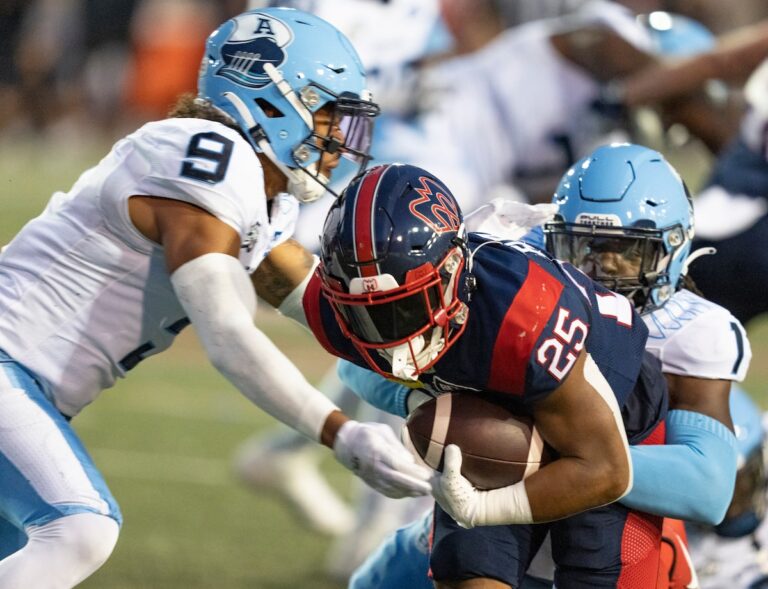 Stanback étant parti, le porteur de ballon des Alouettes Fletcher saisit son opportunité en tant que titulaire