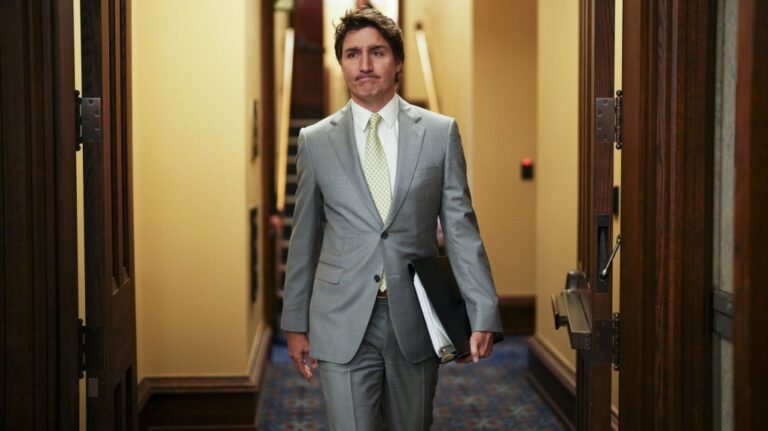 Trudeau remet en question les conclusions d’un rapport stupéfiant sur l’ingérence étrangère de l’organisme de surveillance