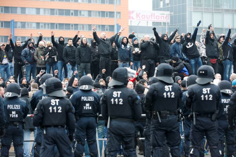 Un hooligan craint l'ombre de l'Euro 2024 alors que la police allemande s'apprête à effectuer son plus grand déploiement jamais réalisé