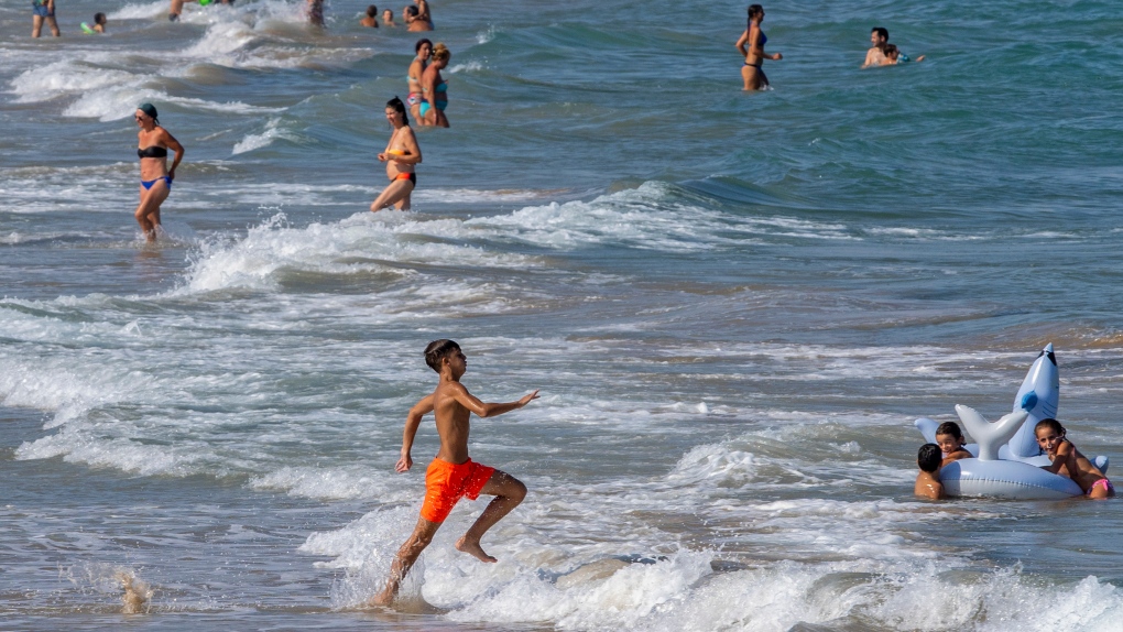 Un nouveau sondage révèle que davantage de Canadiens partent en vacances d'été