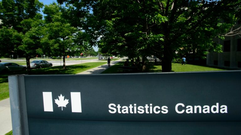 Une proportion plus élevée de travailleurs étrangers sont devenus résidents permanents au cours des dernières années, selon Statistique Canada