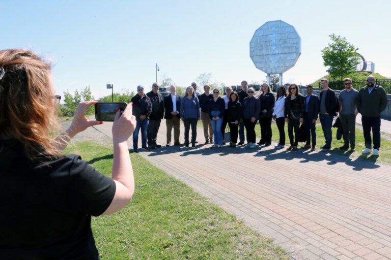 Une visite minière permet à Sudbury de montrer son expertise et sa technologie