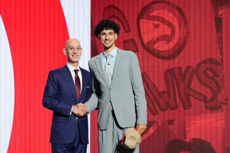 Vive la France!  Les Hawks font de Zaccharie Risacher un deuxième Français consécutif n°1 au repêchage de la NBA